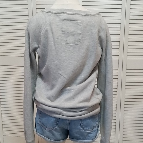 Hollister Sweatshirt - Picture 2 of 4